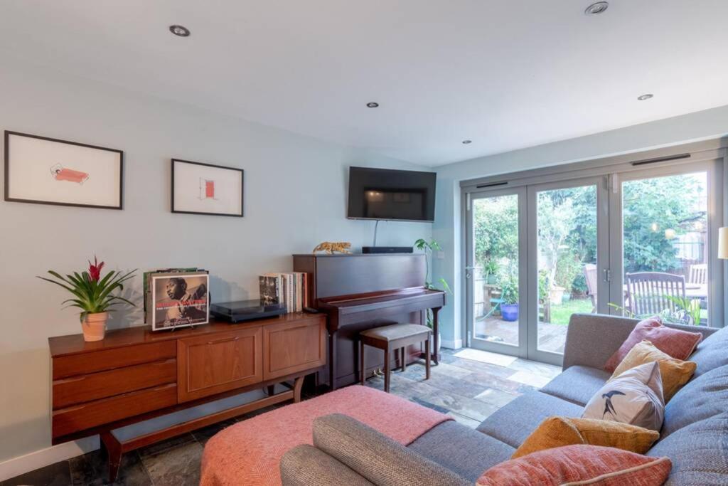 Lovely Central Cambridge Home Extérieur photo